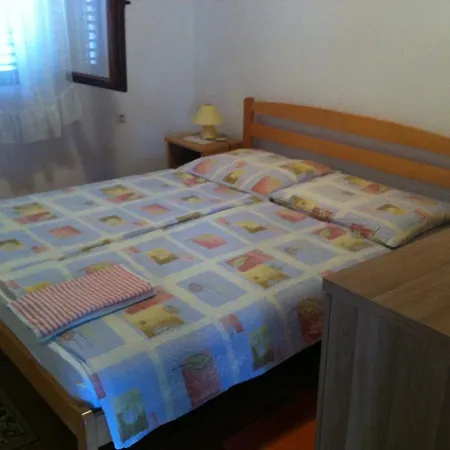 アパート Prahovic